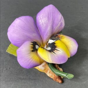Vintage Porcelain Pansy on Bark by Napoleon. Made in Italy